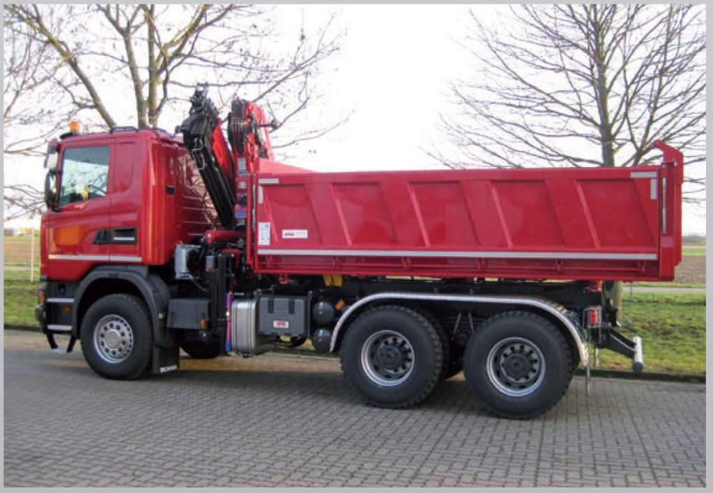 Trostrani kiper sa kranom